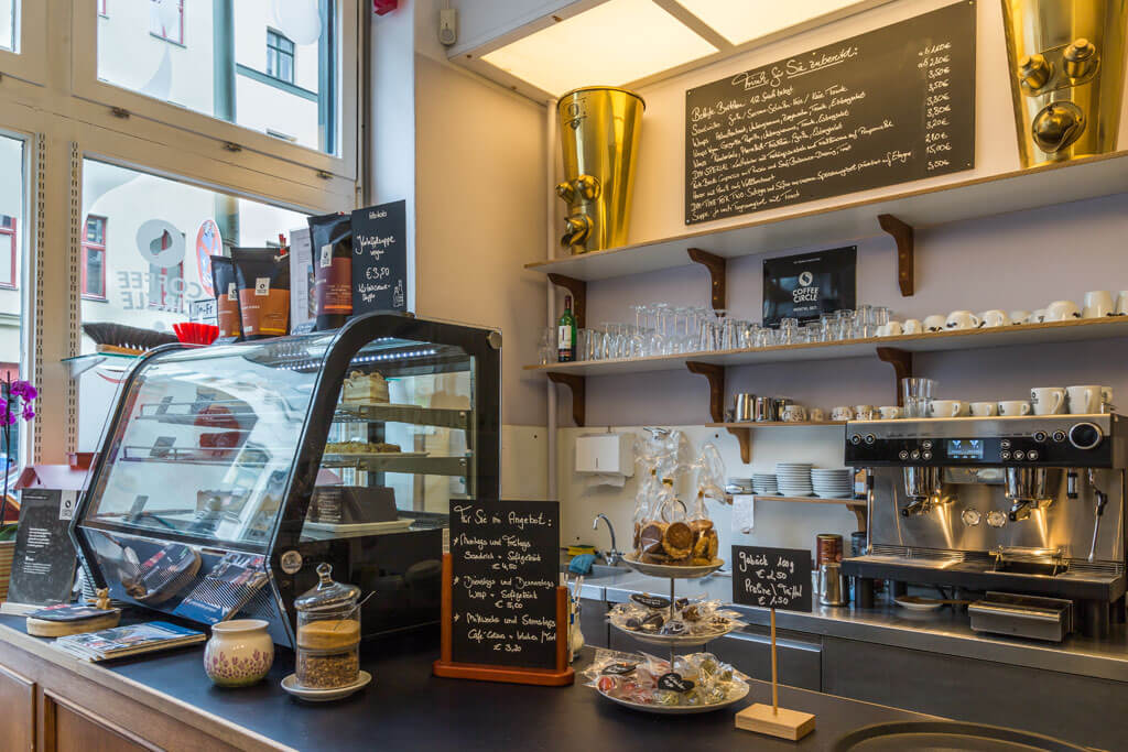 Wiedereröffnung des DIM Ladencafés